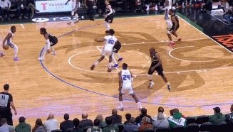 APP下载-冷血球队文化？自家球员受伤雄鹿全队竟熟视无睹