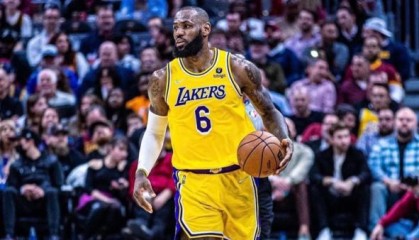 APP下载-詹皇or00后小将 谁会成为NBA历史上最后一位6号？