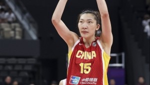 华体会体育中国官方网-媒体人：韩旭也就26岁但感觉在国家队打了好久 她仍是世界级中锋